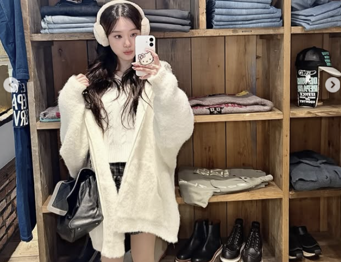 From Filming to Wedding in One Outfit: Lee Yu-bi's Everyday Wardrobe Philosophy That Women Actually Want to Copy