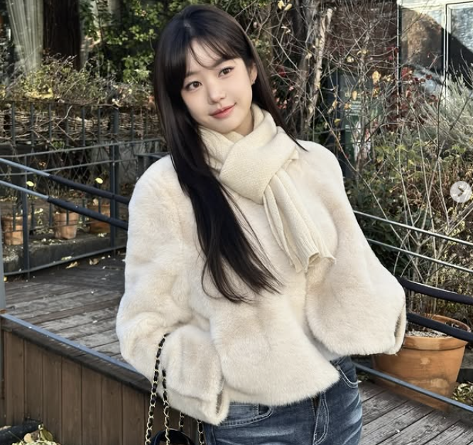 From Filming to Wedding in One Outfit: Lee Yu-bi's Everyday Wardrobe Philosophy That Women Actually Want to Copy