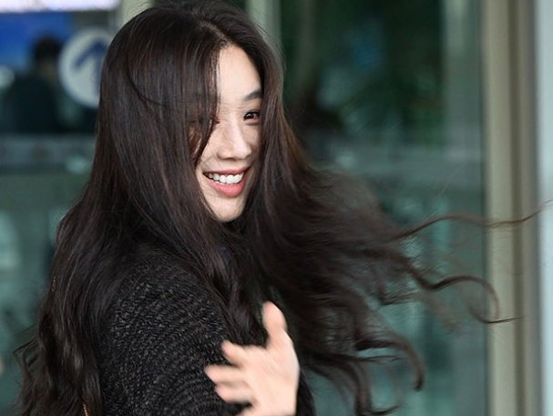 She Made an Oscar Case at 45 Playing a Seoul Star Tutor — Her On-Set Wardrobe Was Actually Her Real Closet