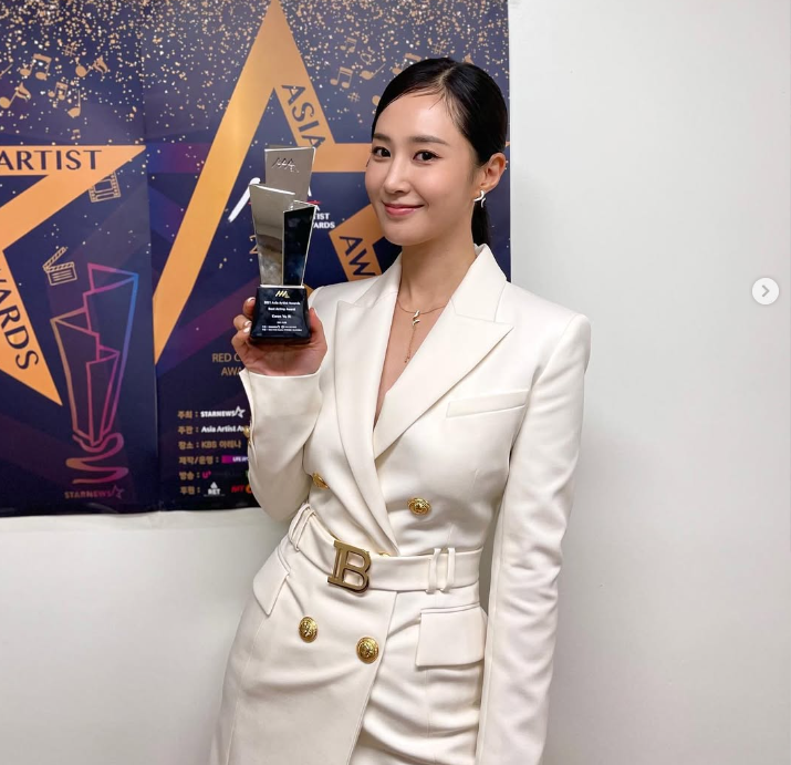 Yuri Left SM Entertainment. Five Days Later, She Took a Music Show Stage. Here's What She Wore.