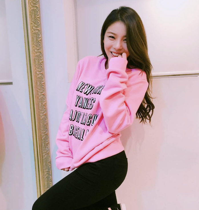 Ailee the Power Vocal Dresses Like She Doesn't Want to Be Heard: Why Restraint Is Her Real Skill