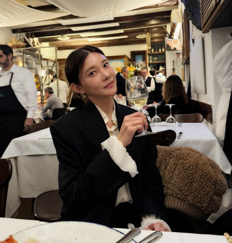 The Mom Energy Turned Effortless: How Cha Ye-ryun Stays Iconic at 40-Something