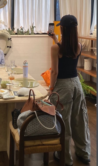 She Has a 9-Year-Old Daughter and Looks Like This—Actress Han Chae-ah\'s Casual Uniform