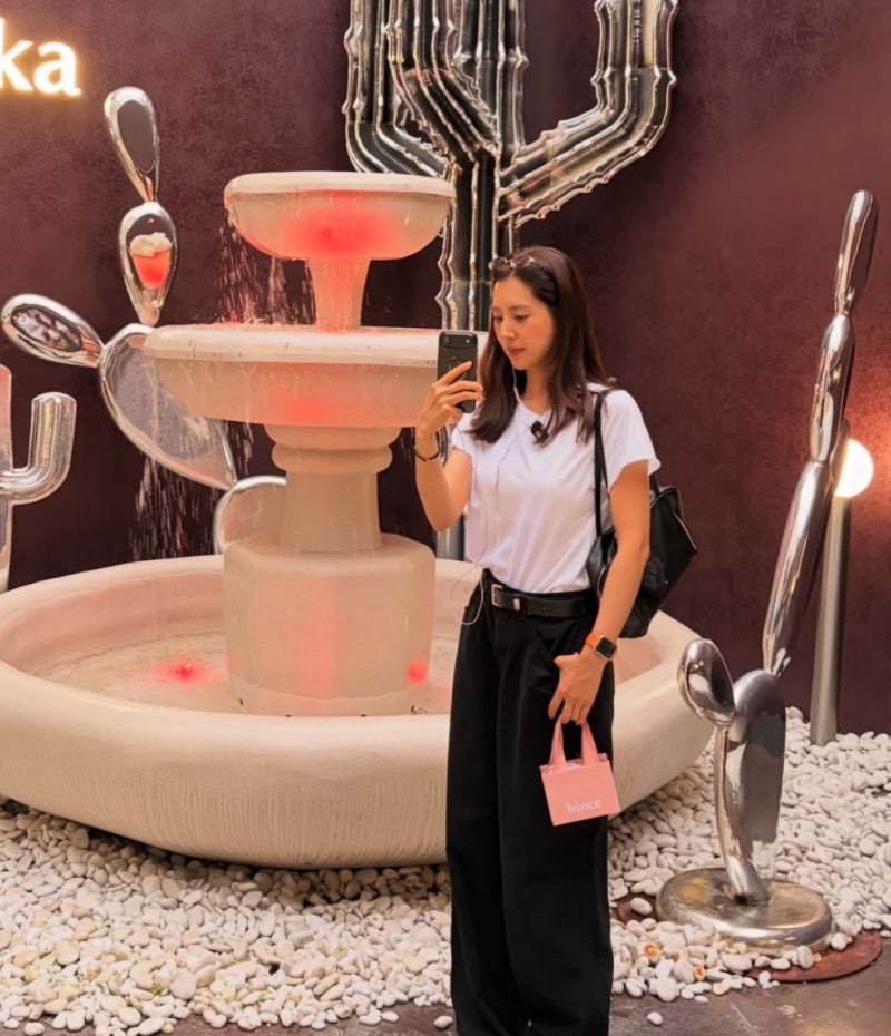 She Has a 9-Year-Old Daughter and Looks Like This—Actress Han Chae-ah\'s Casual Uniform