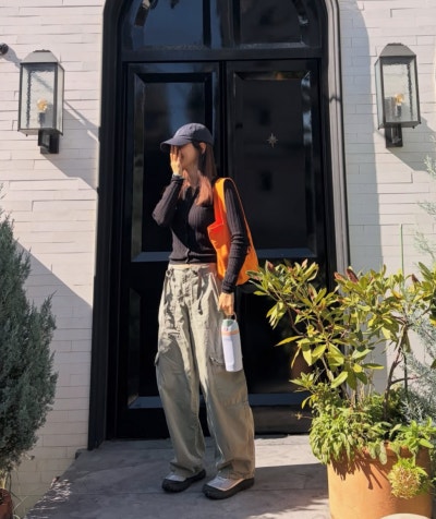 She Has a 9-Year-Old Daughter and Looks Like This—Actress Han Chae-ah\'s Casual Uniform