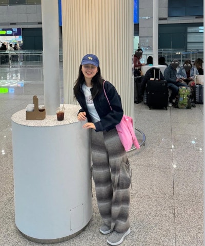 I didn't even know she was married, but she's already a mom… The actress's recent casual wear that makes it surprising she's 40.