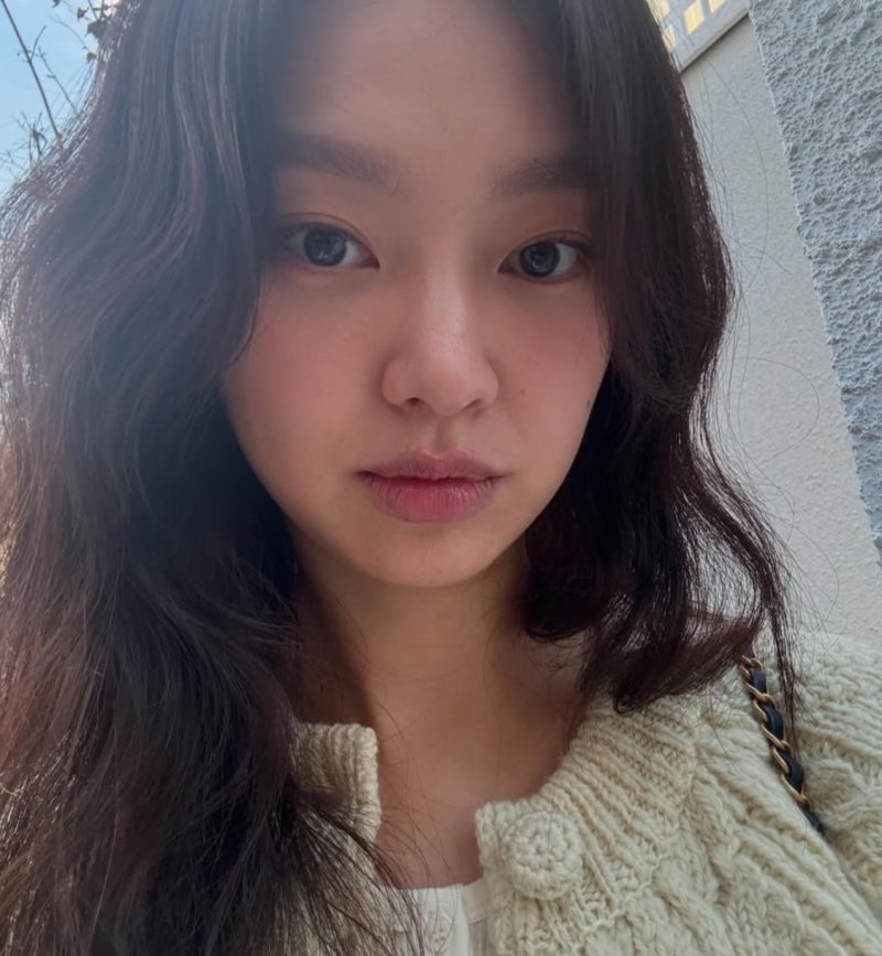 I didn't even know she was married, but she's already a mom… The actress's recent casual wear that makes it surprising she's 40.