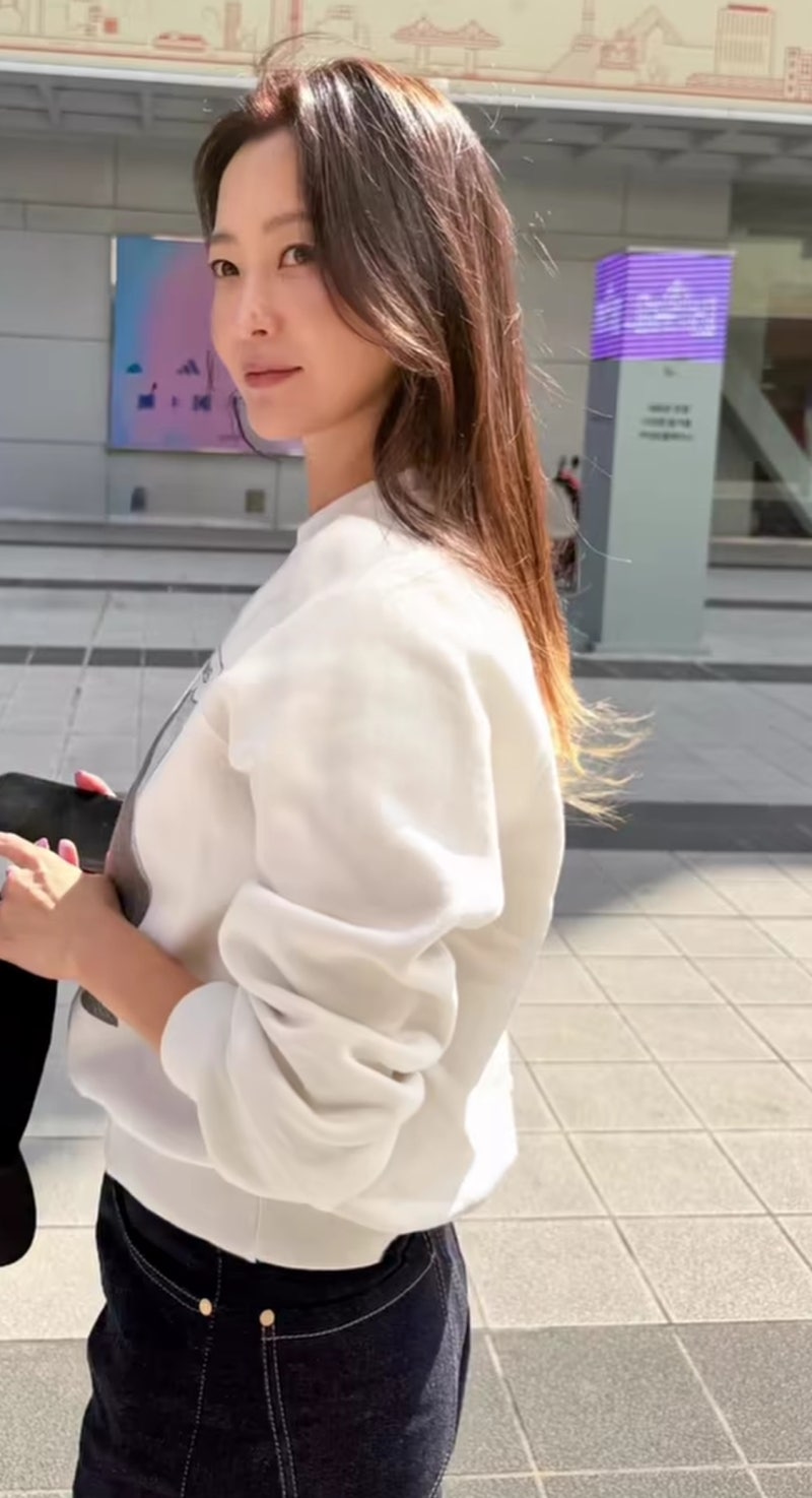 “This woman is turning 50 soon?”… Today’s fashion update from an actress who makes it hard to believe she is 49.