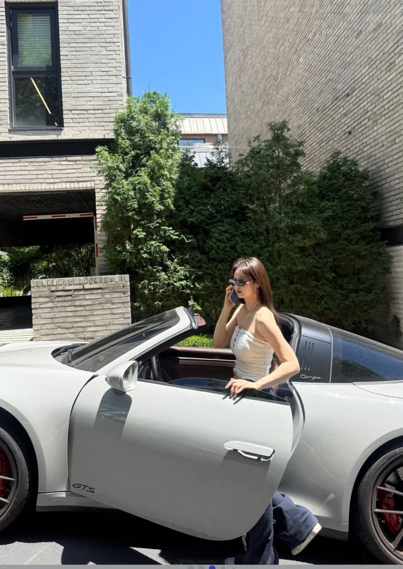 “41, but still looks just like her ‘ulzzang’ days…” 40-something celebrity causing a stir with doll-like visuals