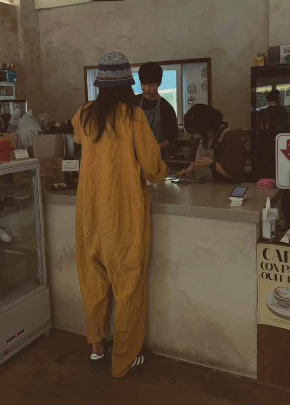 Gong Hyo-jin's 20-Year Breakout: How to Wear a Jumpsuit Without Trying