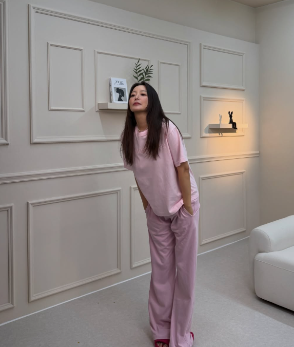 Kim Hee Sun's Shanghai Summer: 30 Years of Star Power, Zero Effort Required