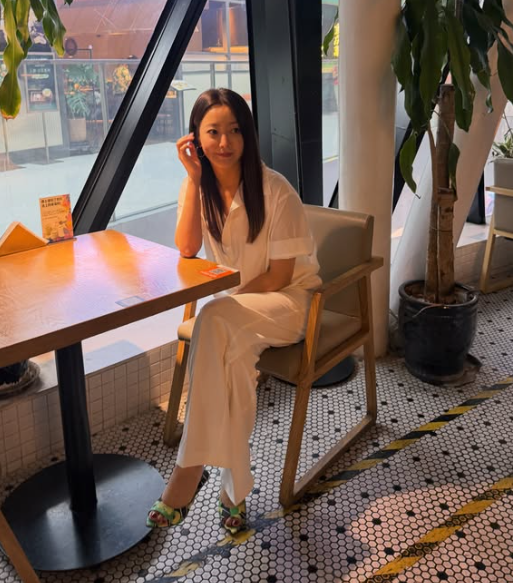 Kim Hee Sun's Shanghai Summer: 30 Years of Star Power, Zero Effort Required