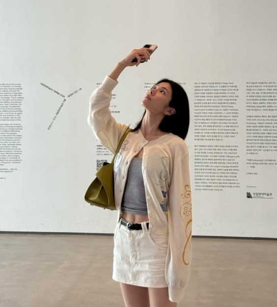 Ha Young Goes Gallery-Fresh: Netflix Star's Two Takes on Cultured Summer Style