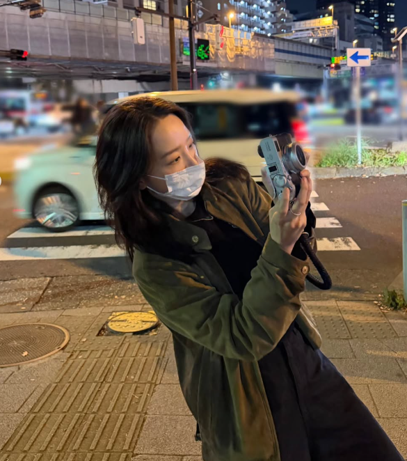 Shin Hye-sun's Oversized Moment—Why the 'Lady Dua' Actress Owns Summer's Easiest Silhouette