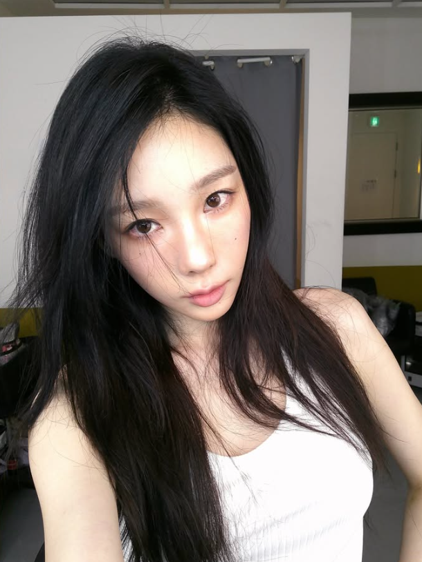 From Homebody to Summer Star: Taeyeon's Surprisingly Trendy Casual Wear