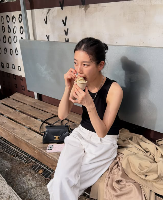 Suzy's Black-and-White Simplicity Wins Every Time—We Finally Get It