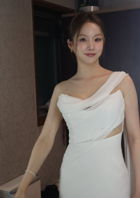 Solji Proves the Bun-and-Shirring-Top Combo Hits Different