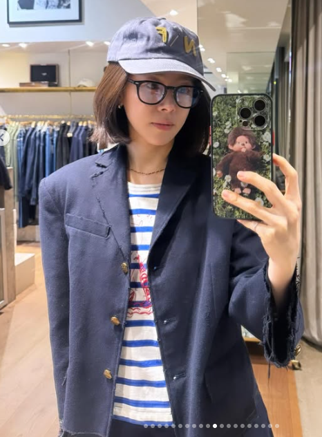 Han Ji-min is Quiet Luxury Code: How She Pairs Cropped Denim and Horn-Rimmed Glasses for Maximum Cool