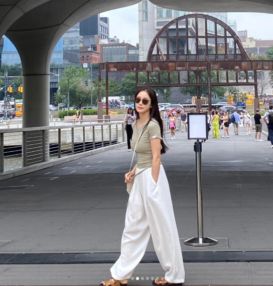 From Straight-A Honor Student to Style Icon: How Kim Tae-hee Masters Effortless Summer Vacation Dressing