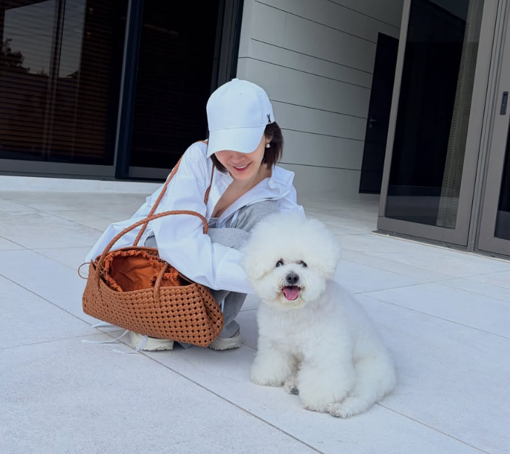 Park Min-young Proves Oversized Shapes Work at Every Volume