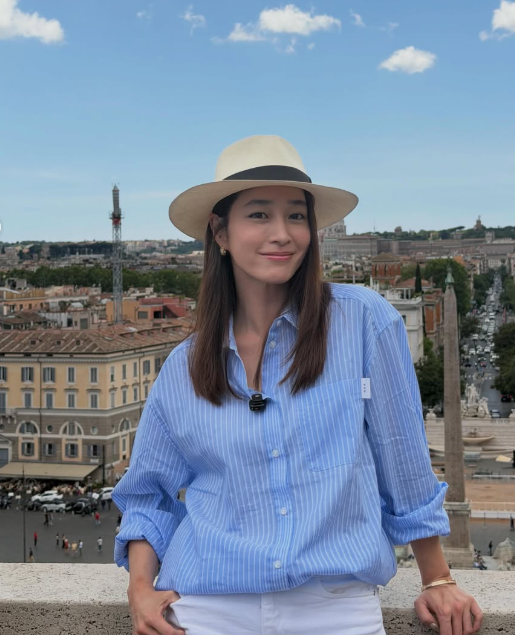From Gangnam's Top Five Faces to SNS Comment Queen: Lee Min-jung Breaks Down Two Effortlessly Cool Travel & City Looks