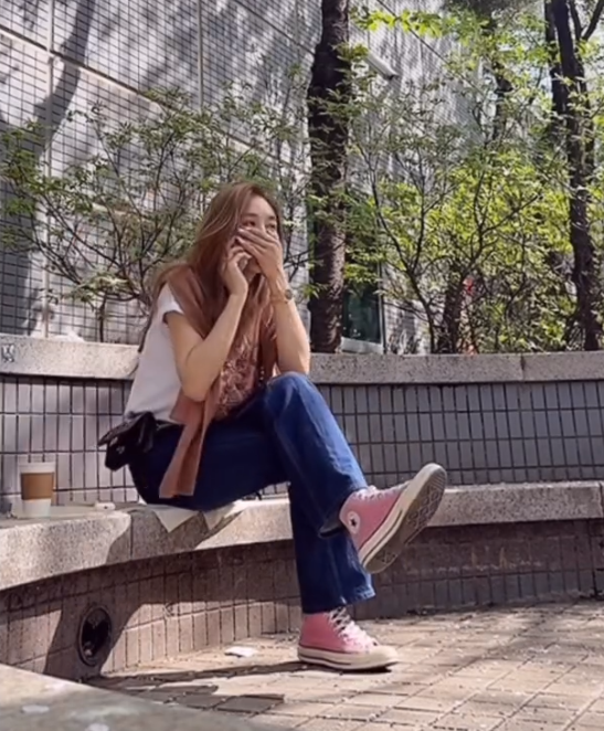 From Concert Tickets to Icon Status: Ok Ju-hyun Effortless-Cool Uniform