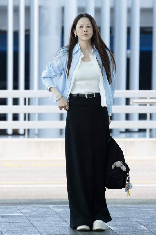 Baby-Faced Icon: Ko Hyun-jung Bold Color Play Proves Age Is Irrelevant