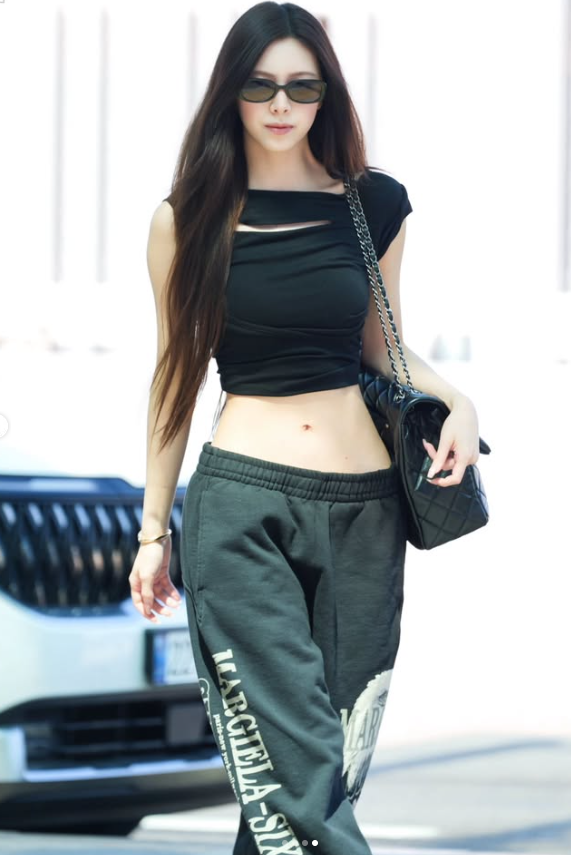 Yuna from ITZY Proves Less Is More: Chanel Bag Maximalism