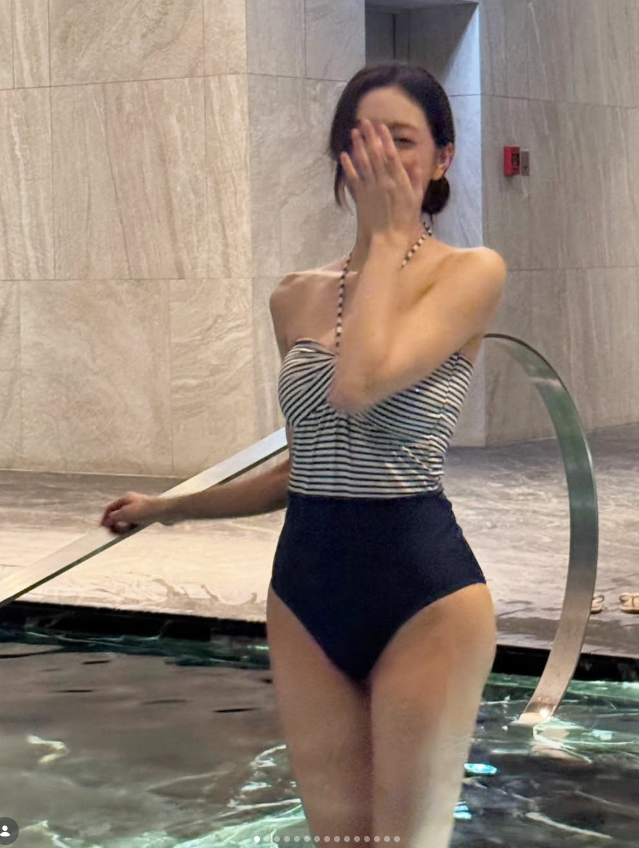 Yuna from ITZY Proves Less Is More: Chanel Bag Maximalism