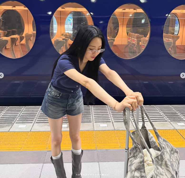 Jo I-hyun's Japan Trip Drip: Dior Backpack & Layered Tops Edition