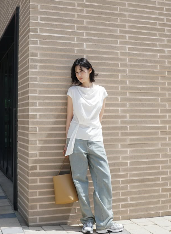 Luxury Handbag Mastery: How This Fashion-Trained Actress Styles Everyday Basics