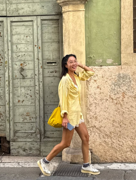 Pastel Paradise to Denim Romance: How Hwang Jung-eum Keeps Resort Fashion Fresh