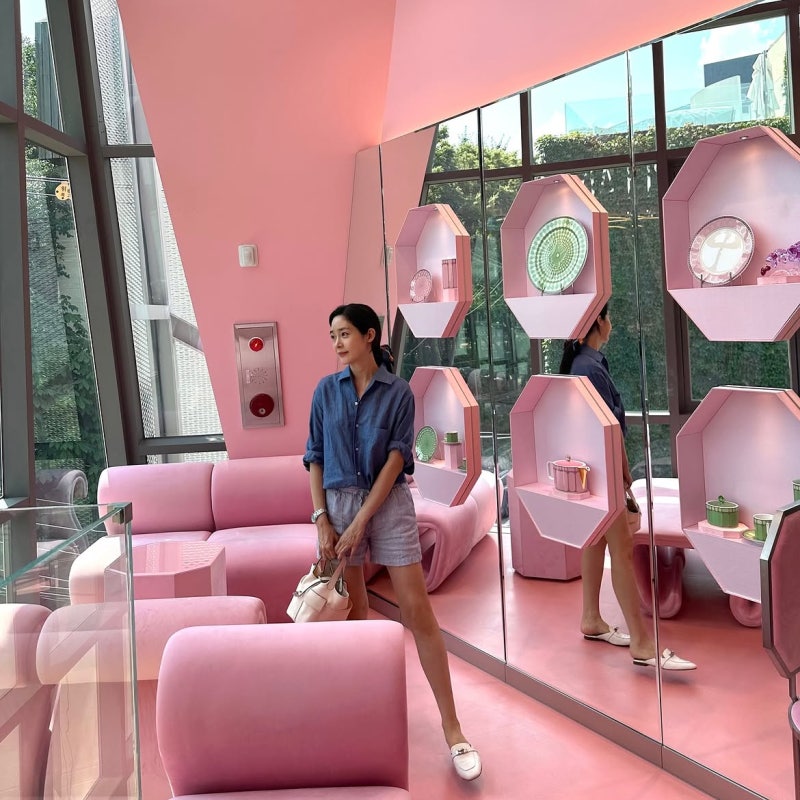 Seong Yu-ri's Quiet Luxury: How to Pair Designer Bags With Preppy Basics and Never Look Overdone