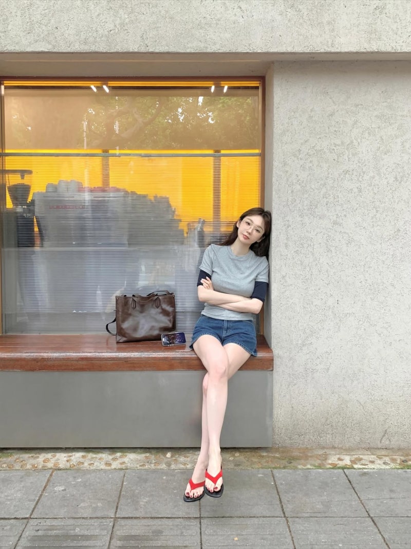 Kang Min-gyeong's Luxury Mix: How DAVICHI's Designer Founder Blends High-End with Her Own Brand