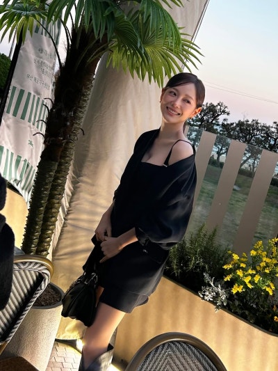 From Surviving on Government Stipends to K-Star: Kim Se-jung's All-Black Setup Date Look
