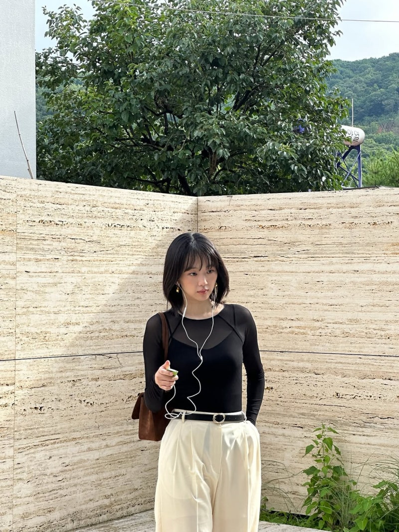 Former Samsung Exec Turned Actress Spent a Year Mastering Judo—Here's Her Sleek All-Black Daily Look
