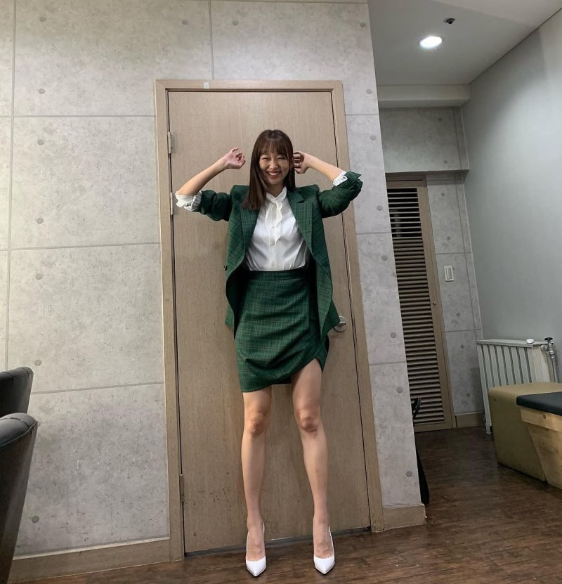 Former Samsung Exec Turned Actress Spent a Year Mastering Judo—Here's Her Sleek All-Black Daily Look