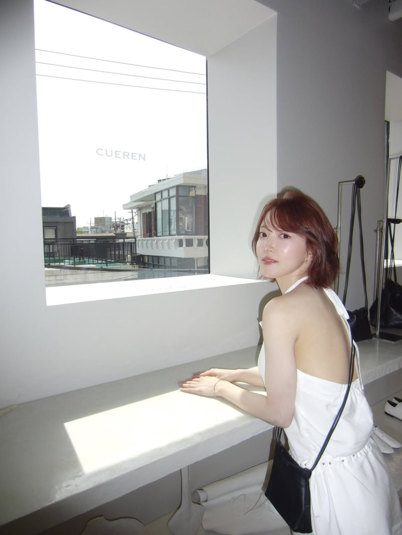 Actress Lee Se-young's Minimalist Bet: Texture Over Color, Proportion Over Jewelry