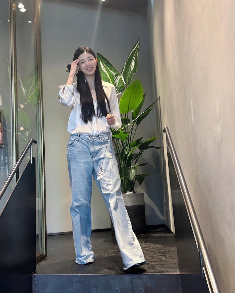 Fitness Star Yoo Seung-ok's Fresh-As Everyday Mix: White Satin Meets Lime Green