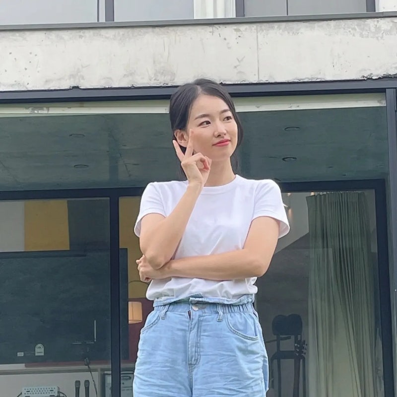 Former K-pop idol turned actress with the tragic-role curse now rules YouTube as a gamer—and her summer style proves she's got layers