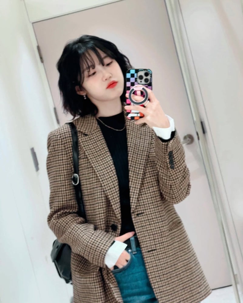 Jun Hyosung Was The Infamous Bagel Girl—And Her Check Blazer Game Proves She Never Forgot It