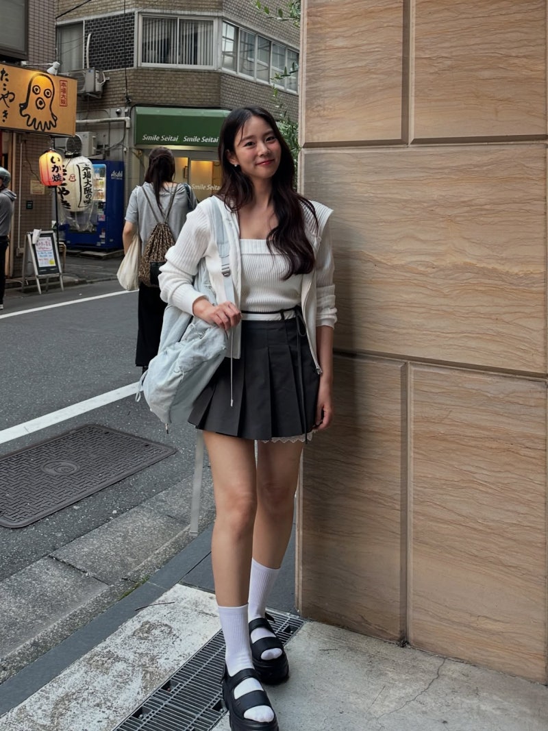 Han Seung-yeon: the KARA member who stopped aging and teaches three effortless outfit formulas