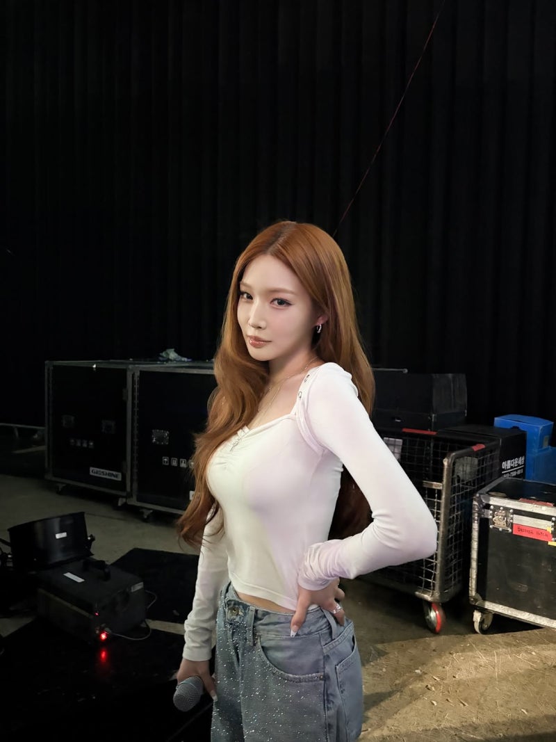 Chungha: how this K-pop dancer builds her whole wardrobe around denim—and wins