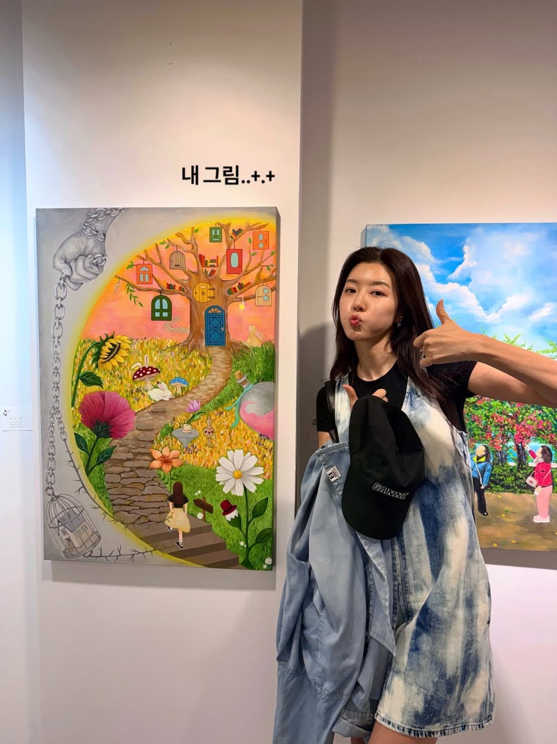 From Anyang Yego top 5 beauty to fine artist: Park Han-byul builds denim into a lifestyle