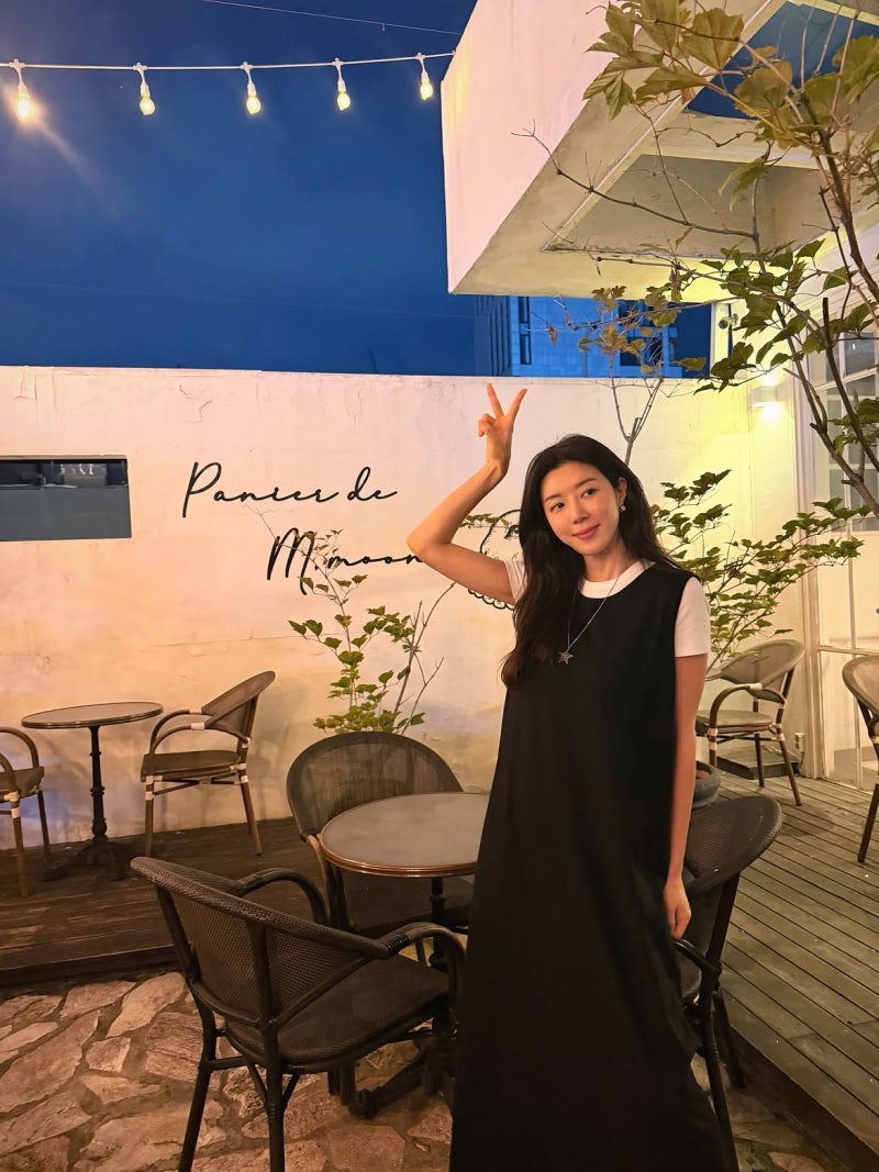 From Anyang Yego top 5 beauty to fine artist: Park Han-byul builds denim into a lifestyle