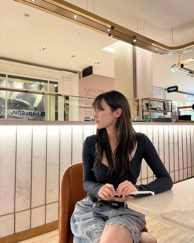 From Cannes debut to city nights: Jeon Jong-seo masters the art of minimal impact