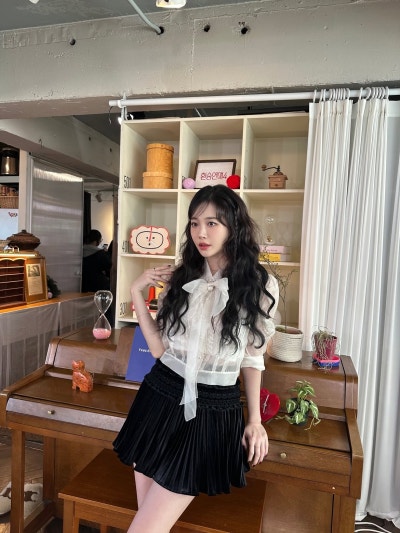 From Ulsan beauty icon to Girls' Day legend: Yu Ra layers color with discipline