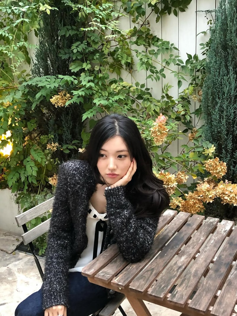 Jung Da-bin's Tweed Moment: How a Baskin-Robbins Kid Learned to Play With Black and White