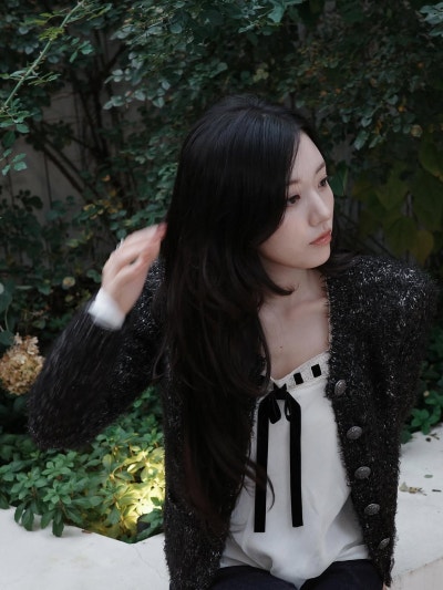Jung Da-bin's Tweed Moment: How a Baskin-Robbins Kid Learned to Play With Black and White