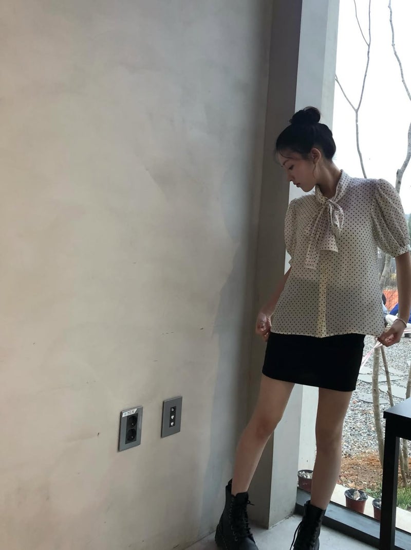 Jung Da-bin's Tweed Moment: How a Baskin-Robbins Kid Learned to Play With Black and White
